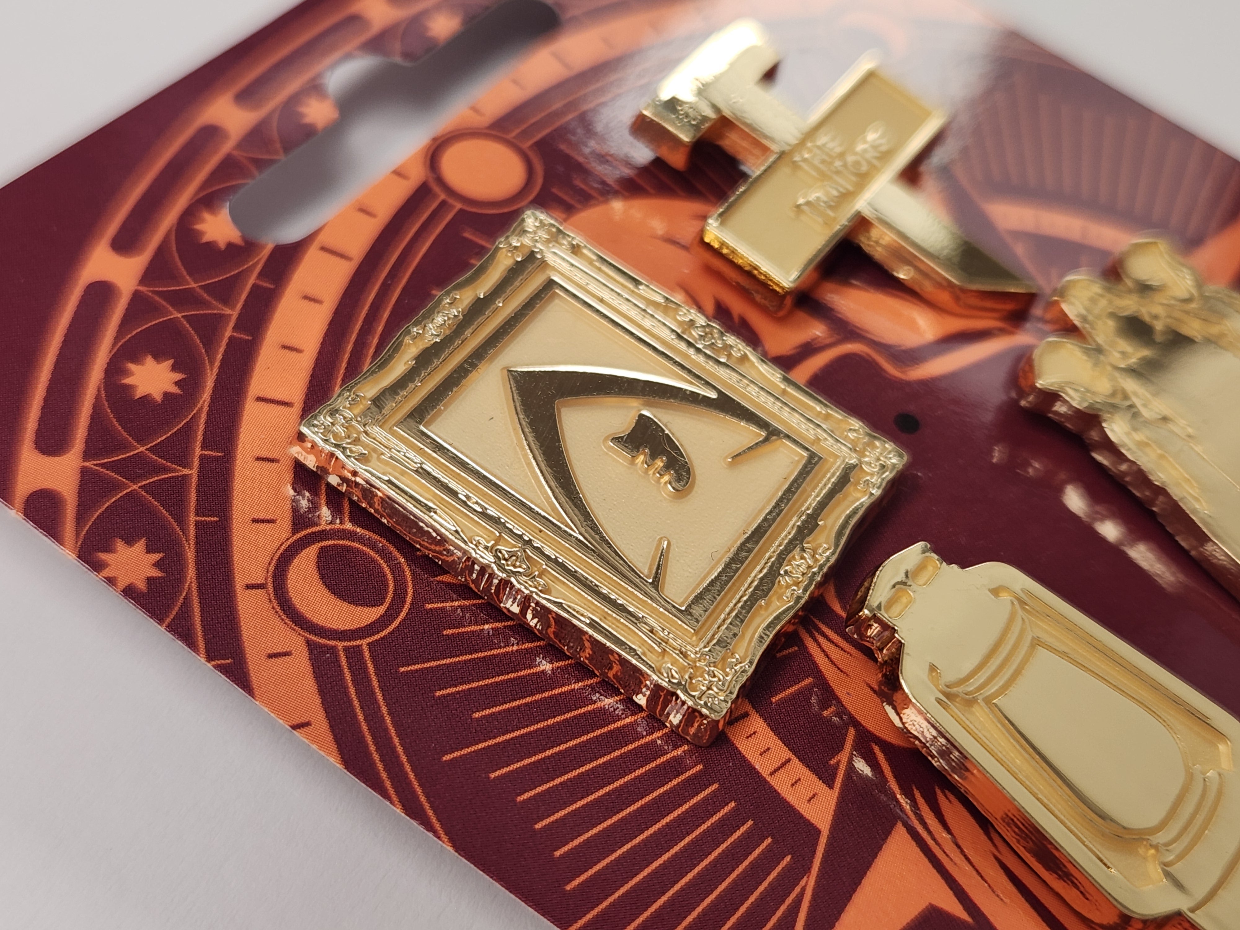 Traitors Pin Badge Set