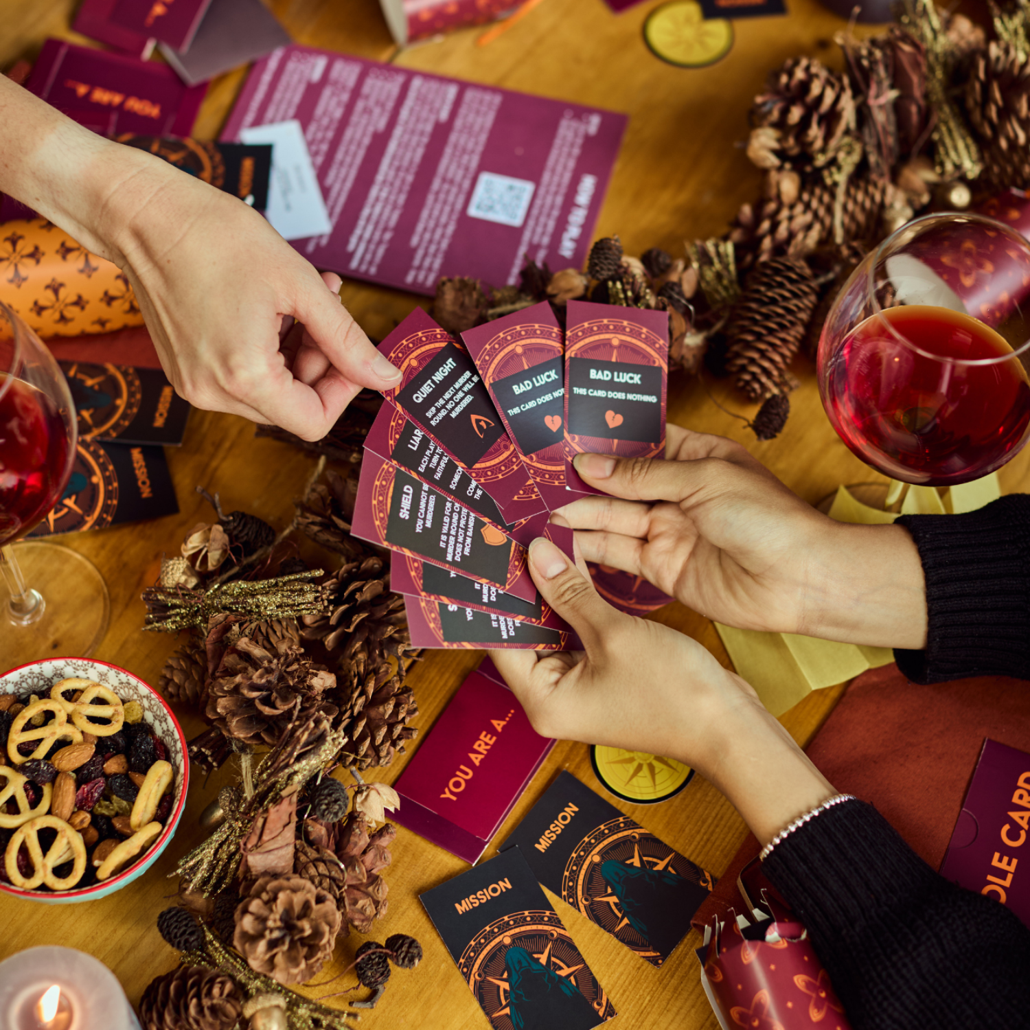 The Official Traitors Christmas Crackers 2025