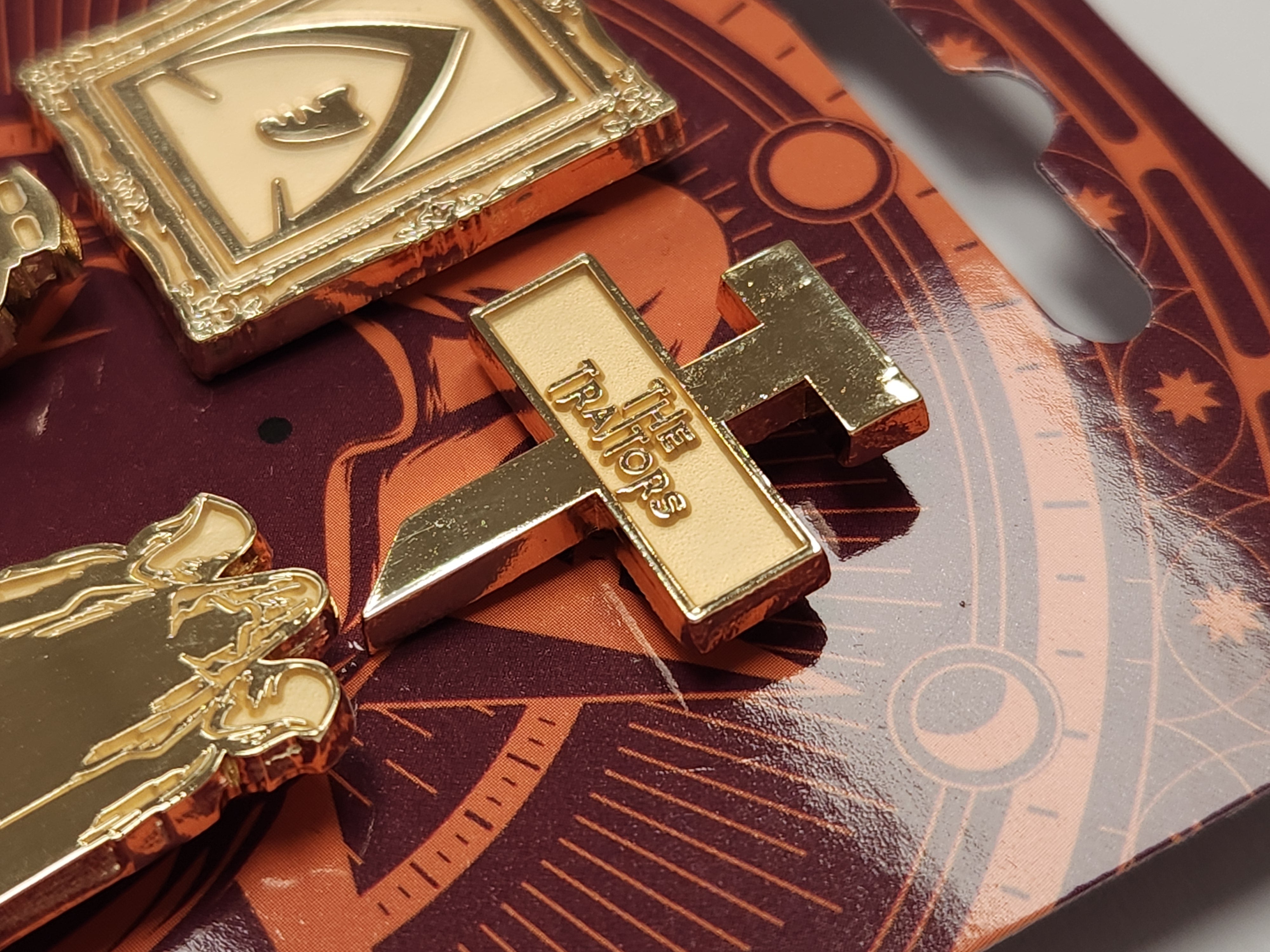 Traitors Pin Badge Set