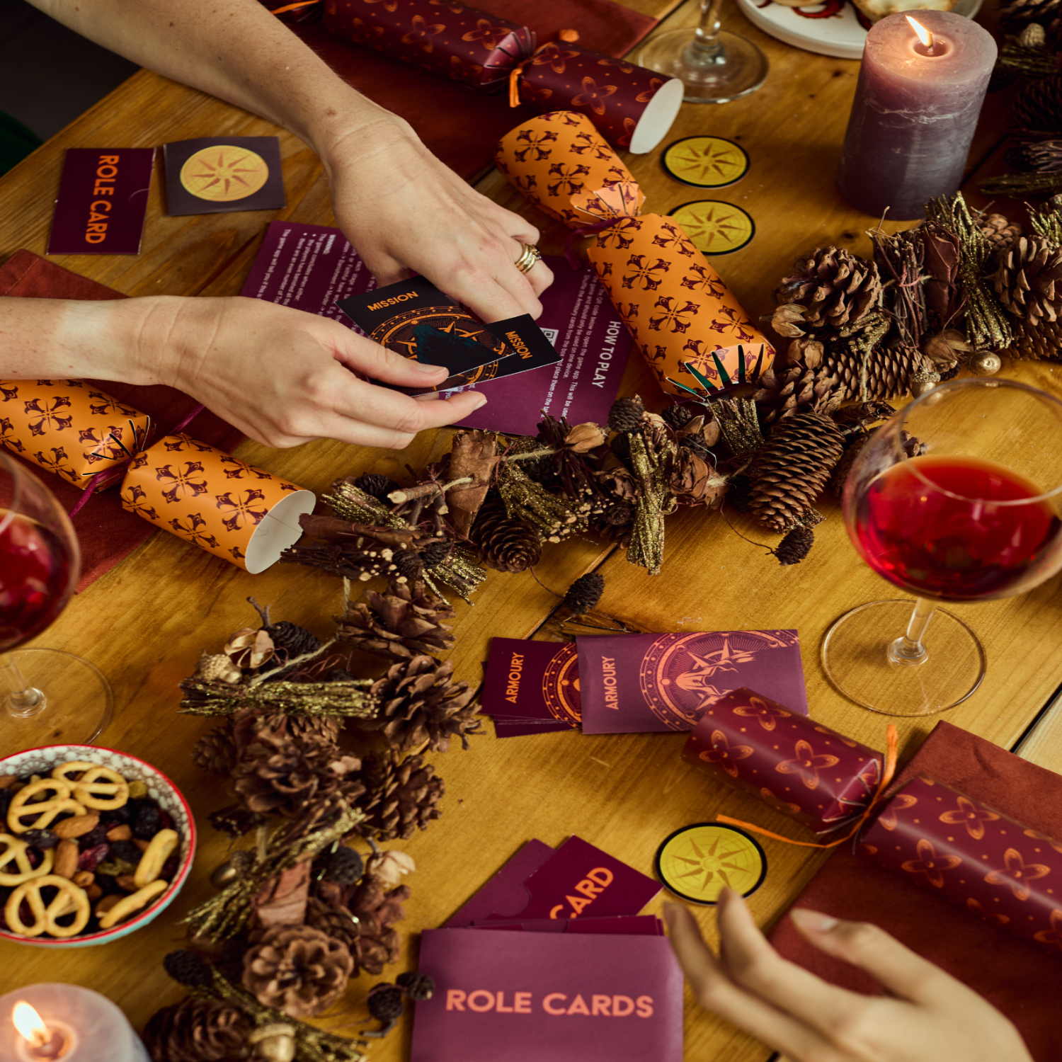 The Official Traitors Christmas Crackers 2025